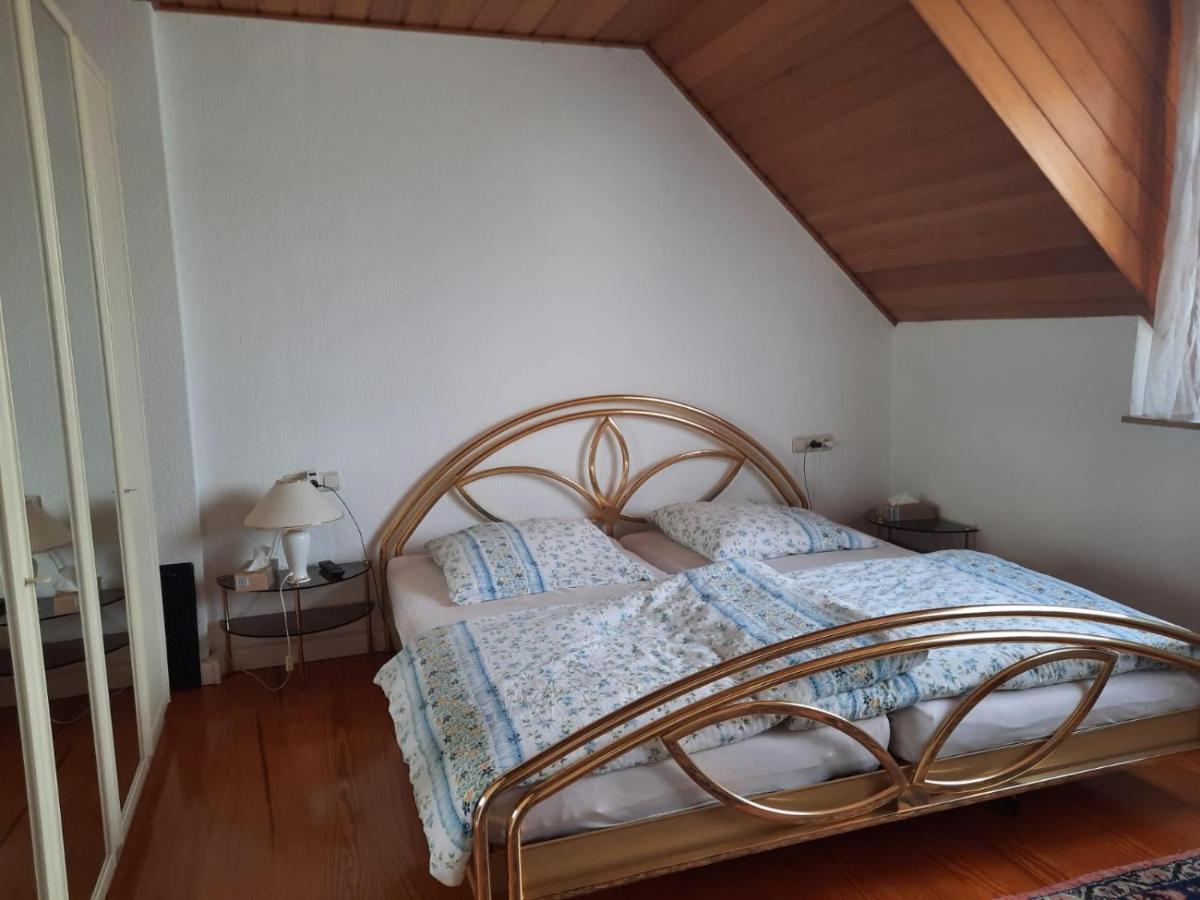 Wohnen Beim Uswatta Liyanage Apartment Troisdorf Luaran gambar