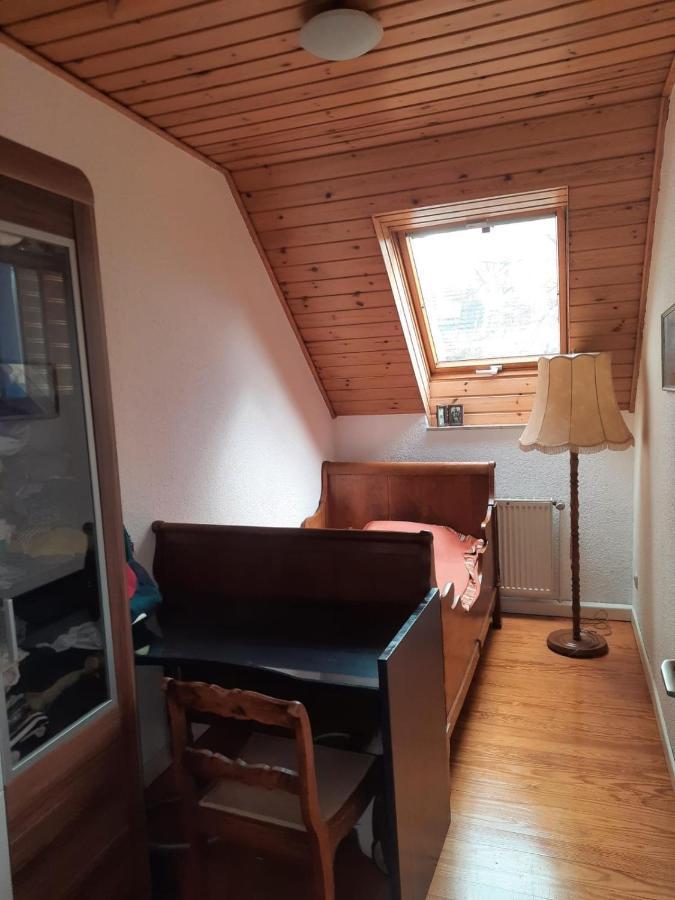 Wohnen Beim Uswatta Liyanage Apartment Troisdorf Luaran gambar
